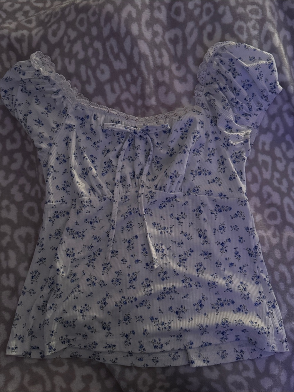 Women's White Floral Tie-Front Puff Sleeve Top
